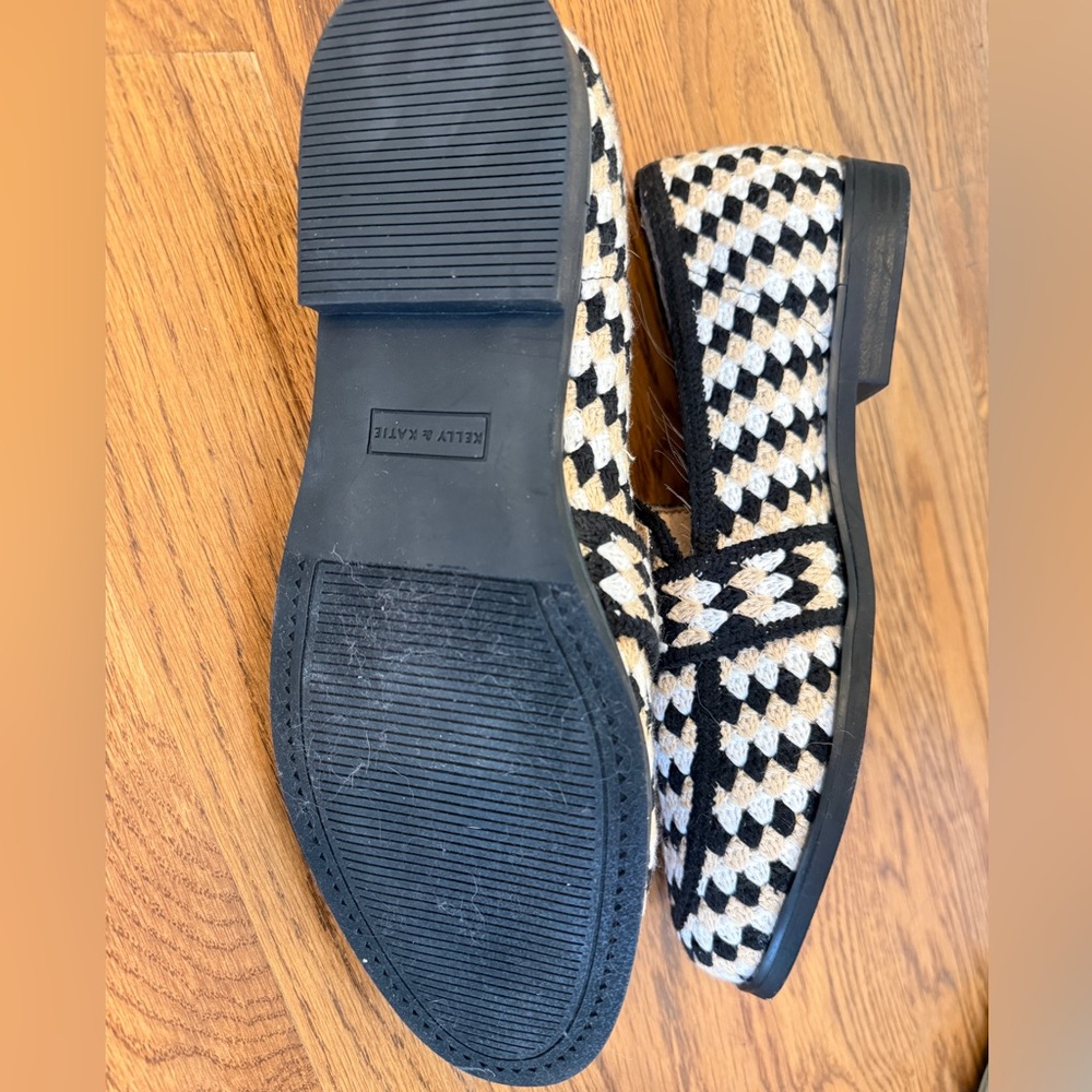 Kelly & Katie Black, White & Beige Woven Loafers - Like New!! - Picture 6 of 7